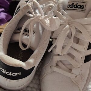 $20 PRICES TO SALE Adidas White Sneakers with Black Accents Size 7 Womens